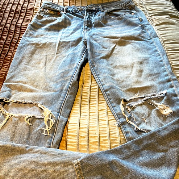 American Eagle Girlfriend Jeans - Size 8 - Picture 1 of 7